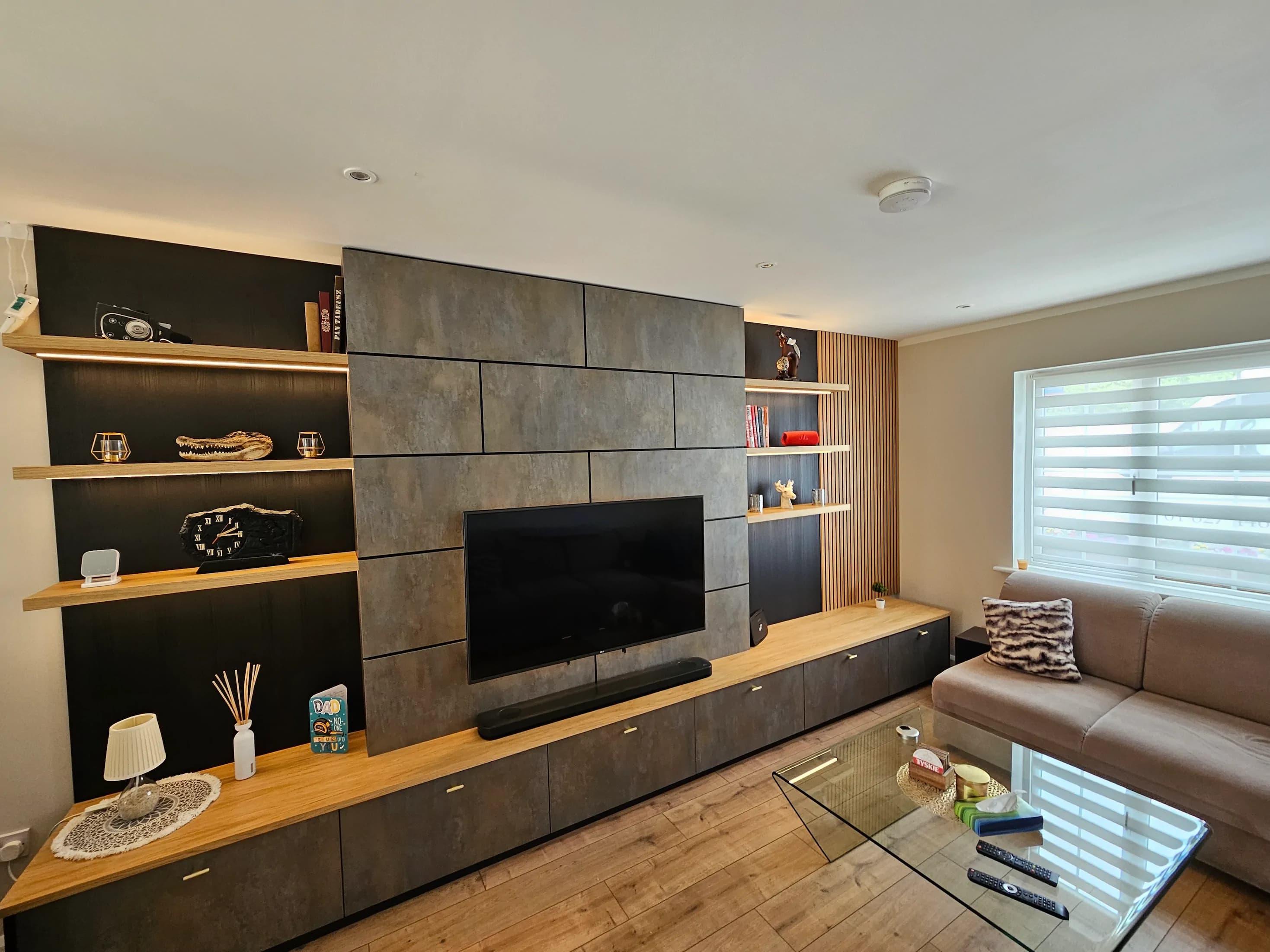 Alcoves & TV Units project photo 12