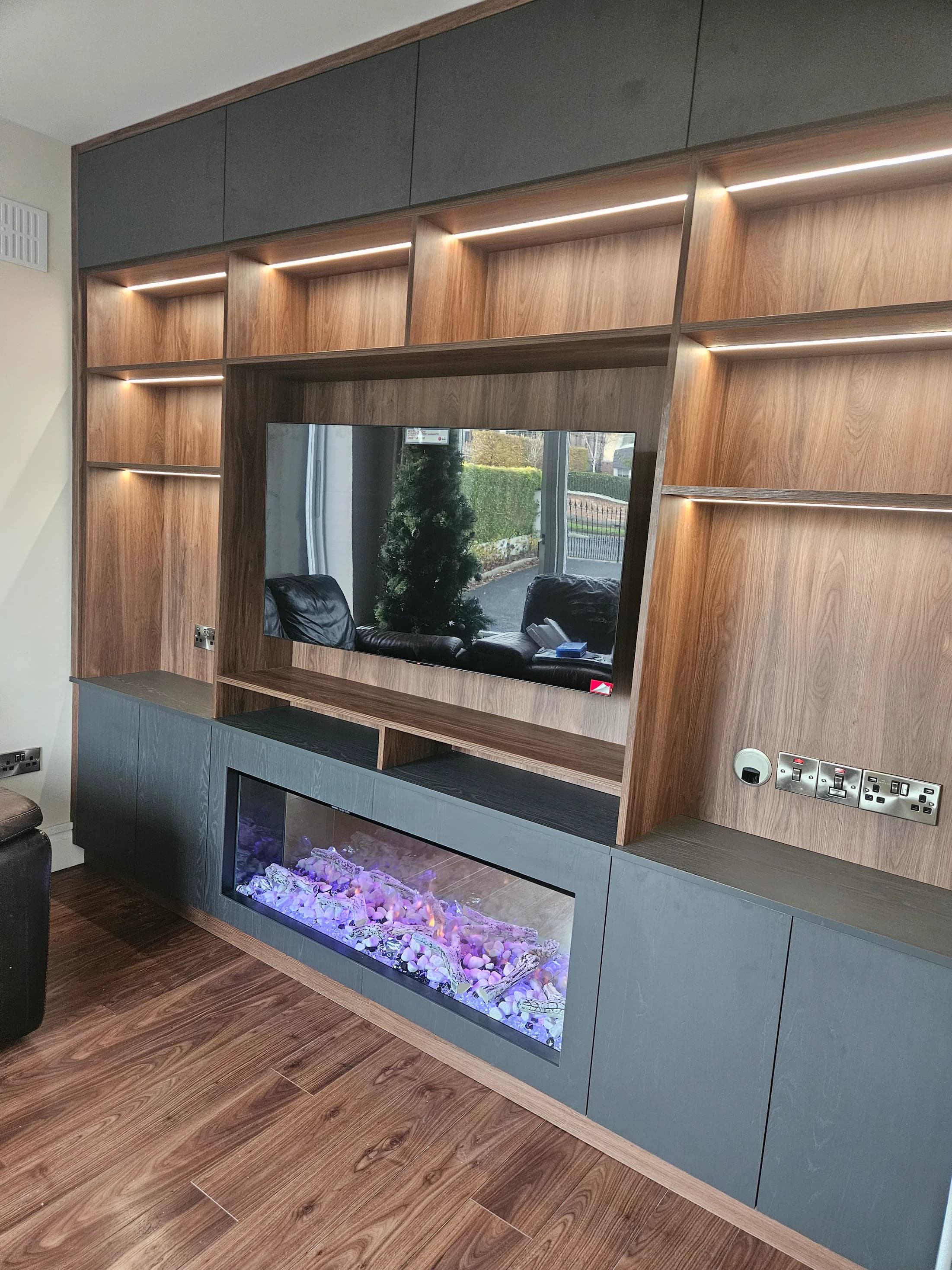 Alcoves & TV Units project photo 13