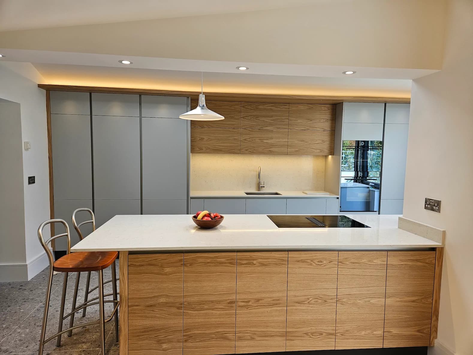 Contemporary Kitchens project photo 1