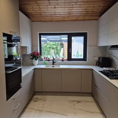 Contemporary Kitchens project photo 22