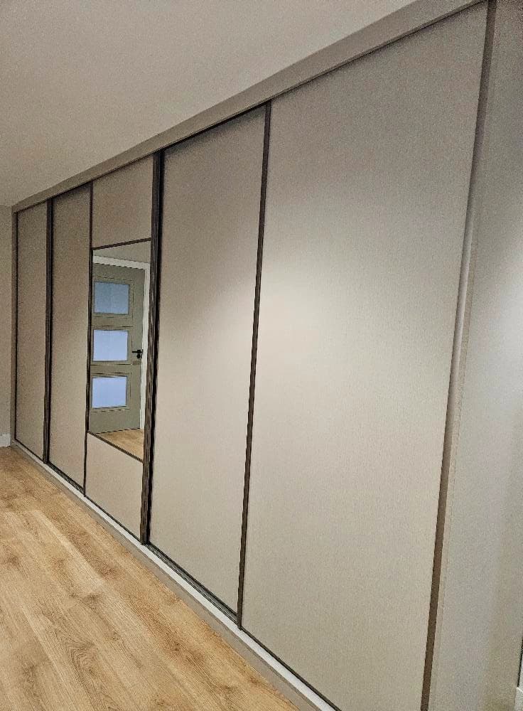 Sliding Wardrobes project photo 13