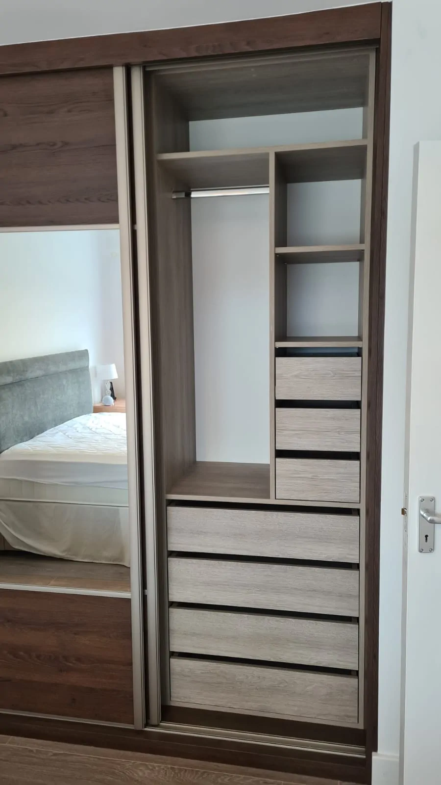 Sliding Wardrobes project photo 7