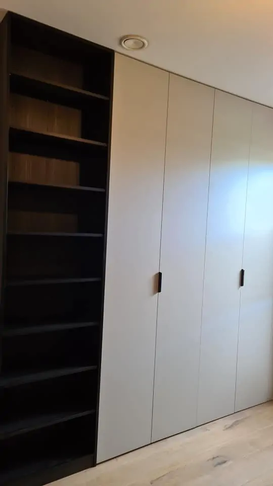 Traditional Wardrobes project photo 3