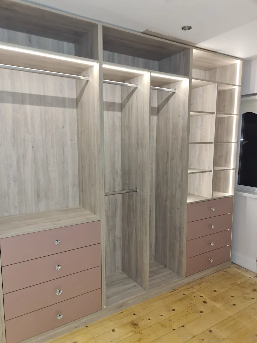 Walk-in Wardrobes project photo 11