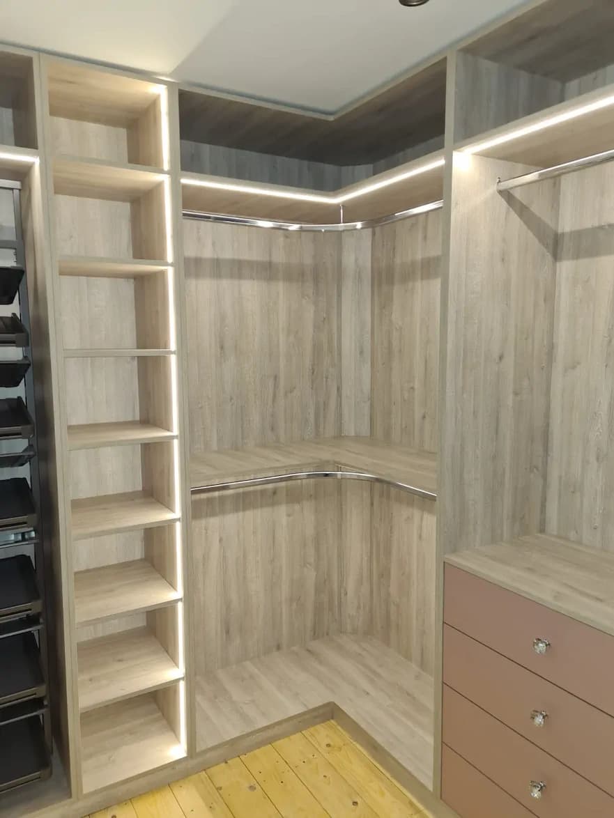 Walk-in Wardrobes project photo 12
