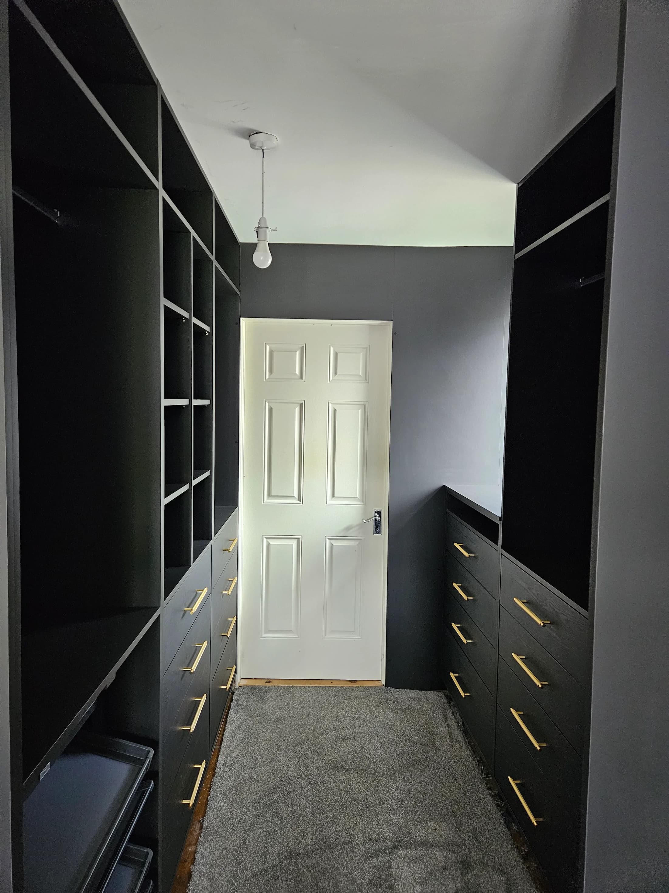Walk-in Wardrobes project photo 6
